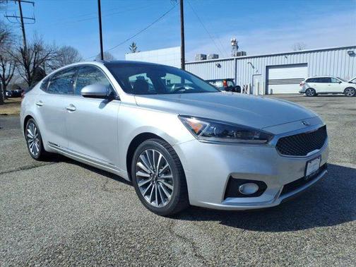 2017 Kia Cadenza Premium