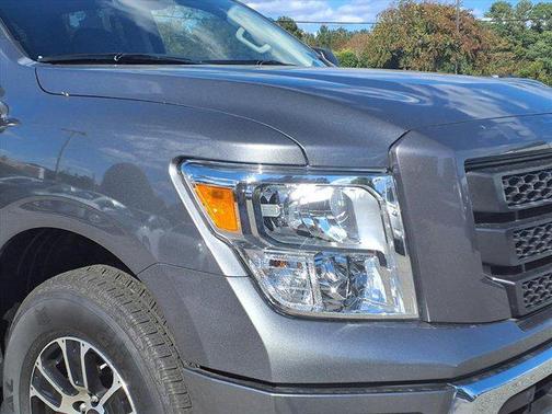 2024 Nissan Titan SV