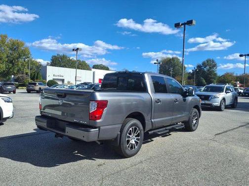 2024 Nissan Titan SV