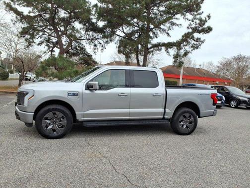 2024 Ford F-150 Lightning LARIAT