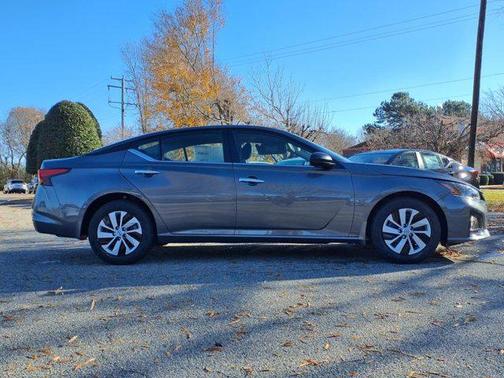 2025 Nissan Altima S FWD
