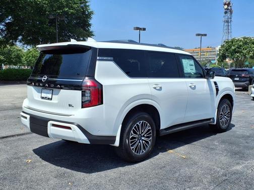 Aspen White Tricoat 2025 Nissan Armada SL 4WD
