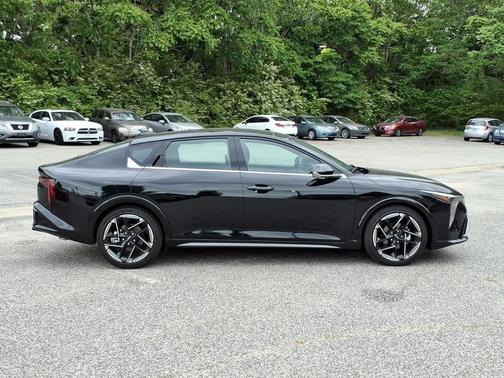 Aurora Black Pearl 2025 Kia K4 GT-Line