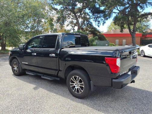 2021 Nissan Titan SV