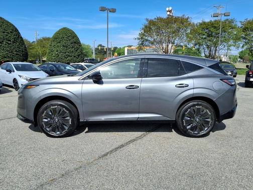 Gun Metallic 2026 Nissan Murano Platinum