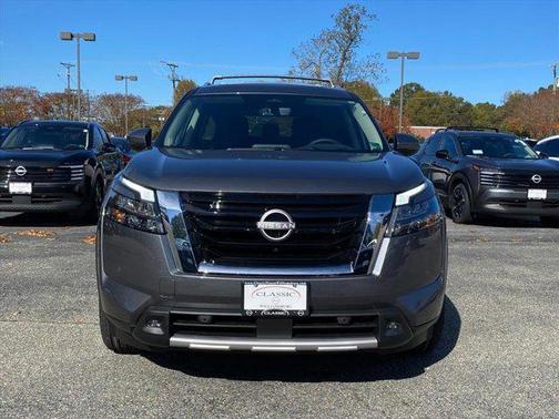 2025 Nissan Pathfinder Platinum 4WD