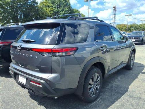 2025 Nissan Pathfinder SV 4WD