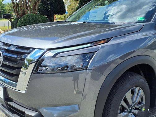 2025 Nissan Pathfinder SV 4WD