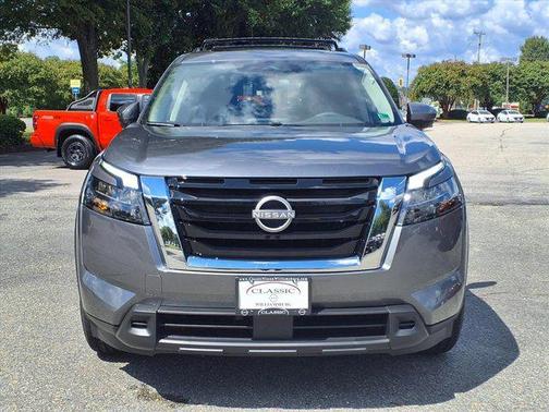 2025 Nissan Pathfinder SV 4WD