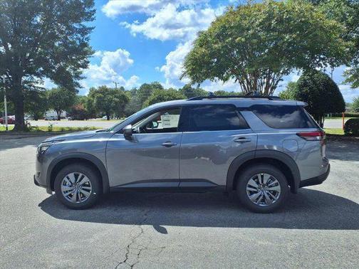 2025 Nissan Pathfinder SV 4WD