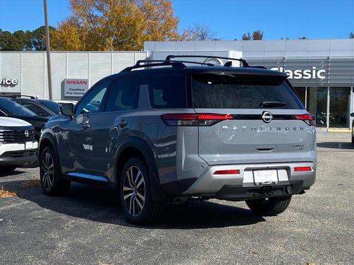 2025 Nissan Pathfinder Platinum 4WD