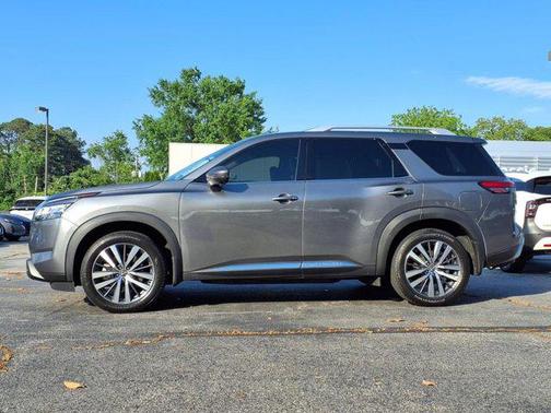 2022 Nissan Pathfinder Platinum 4WD