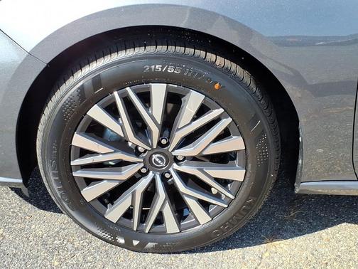 Gun Metallic 2025 Nissan Altima SV FWD