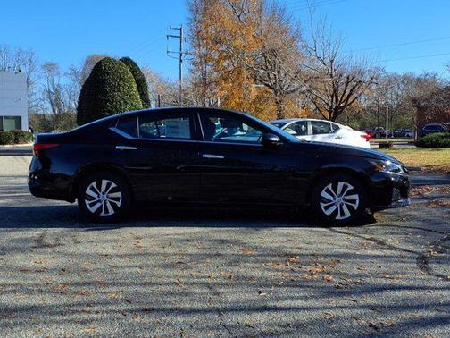 2025 Nissan Altima S FWD