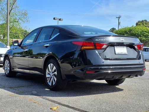 2022 Nissan Altima S FWD