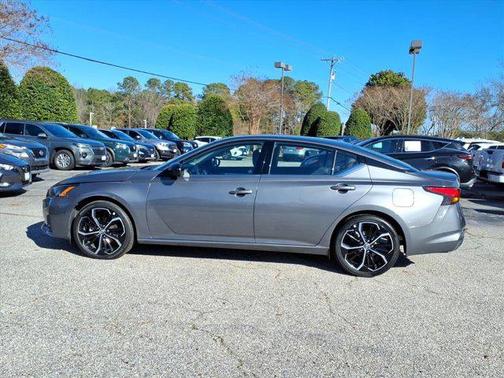 2024 Nissan Altima SR FWD