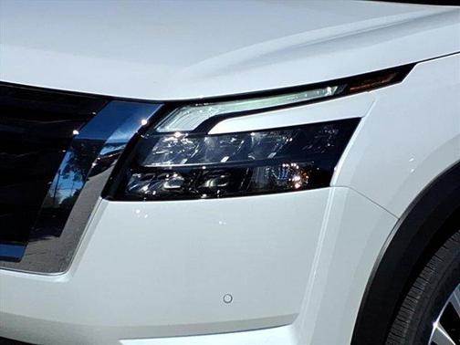 2025 Nissan Pathfinder Platinum 4WD