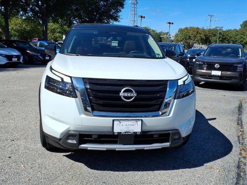 2025 Nissan Pathfinder Platinum 4WD