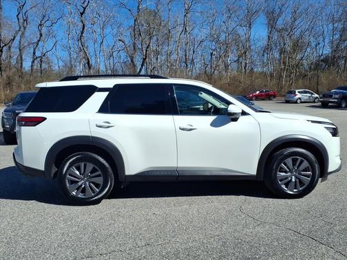 2025 Nissan Pathfinder SV 4WD