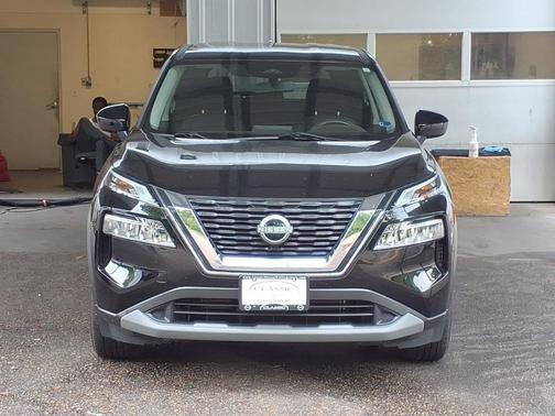 Super Black 2023 Nissan Rogue SV