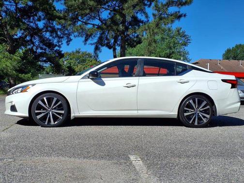 2020 Nissan Altima SR FWD