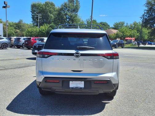 2025 Nissan Pathfinder SV FWD