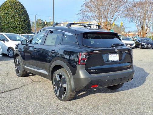 Super Black 2026 Nissan Kicks SR