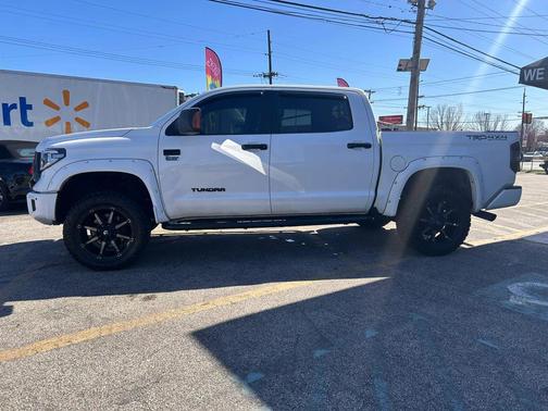 Super White 2016 Toyota Tundra SR5