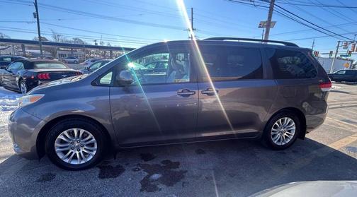 2013 Toyota Sienna XLE