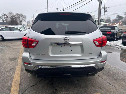 2018 Nissan Pathfinder S
