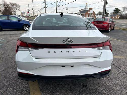 2021 Hyundai ELANTRA SEL