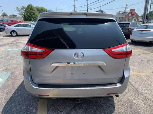 2015 Toyota Sienna XLE