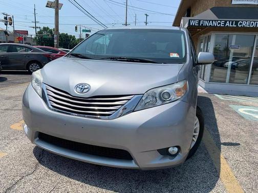 2015 Toyota Sienna XLE