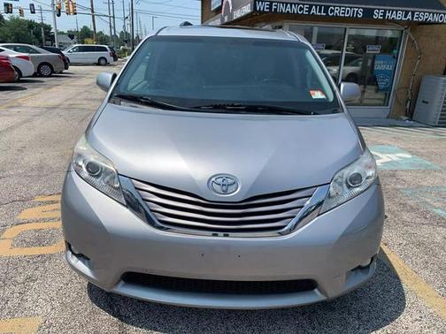 2015 Toyota Sienna XLE