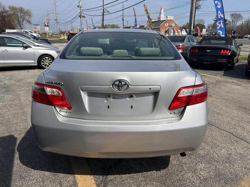 Classic Silver Metallic 2009 Toyota Camry LE