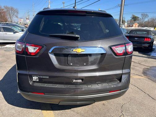 2017 Chevrolet Traverse LS