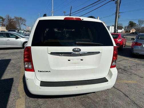 2012 Kia Sedona LX