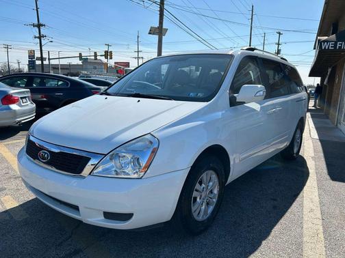 2012 Kia Sedona LX