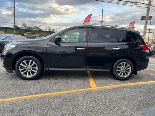 Magnetic Black 2015 Nissan Pathfinder SV