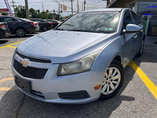 Blue 2011 Chevrolet Cruze LT