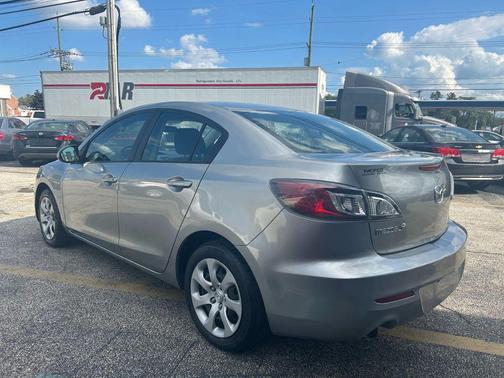 2013 Mazda Mazda3 i SV