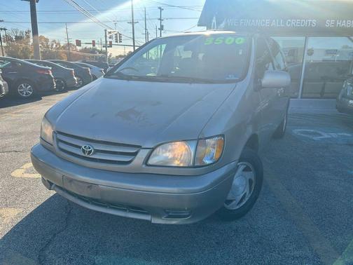 2002 Toyota Sienna LE