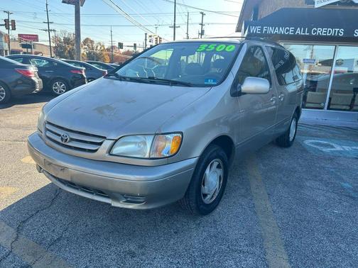 2002 Toyota Sienna LE