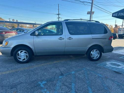 2002 Toyota Sienna LE