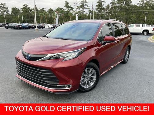 2023 Toyota Sienna XLE 8 Passenger