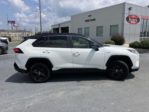 2020 Toyota RAV4 Hybrid SE