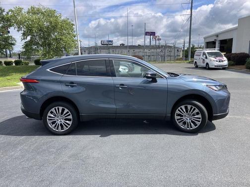 Gray (Coastal Gray Metallic) 2023 Toyota Venza XLE