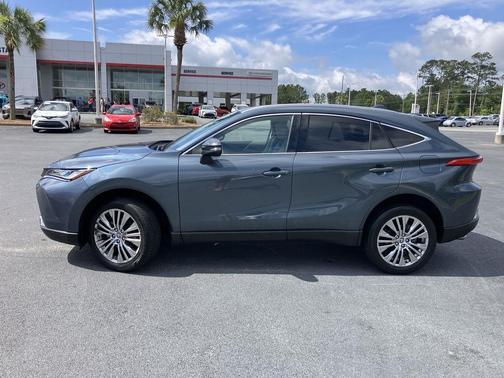 Gray (Coastal Gray Metallic) 2023 Toyota Venza XLE