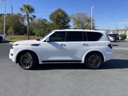 2023 Nissan Armada Platinum 2WD