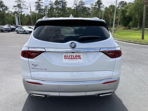 White Frost Tricoat 2022 Buick Enclave FWD Essence